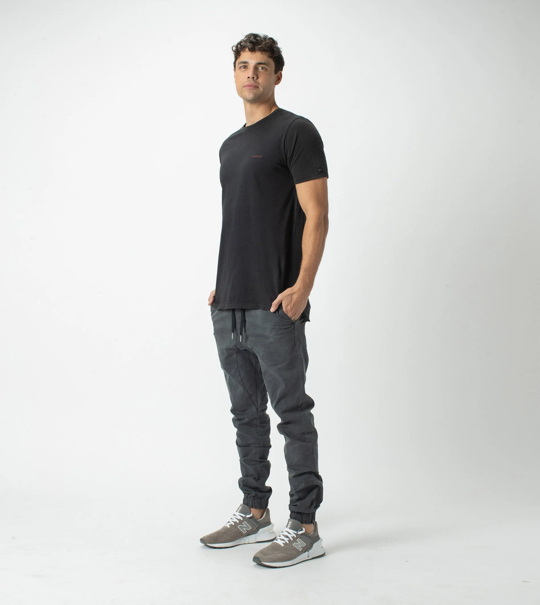 Sureshot Lightweight Jogger GD Black